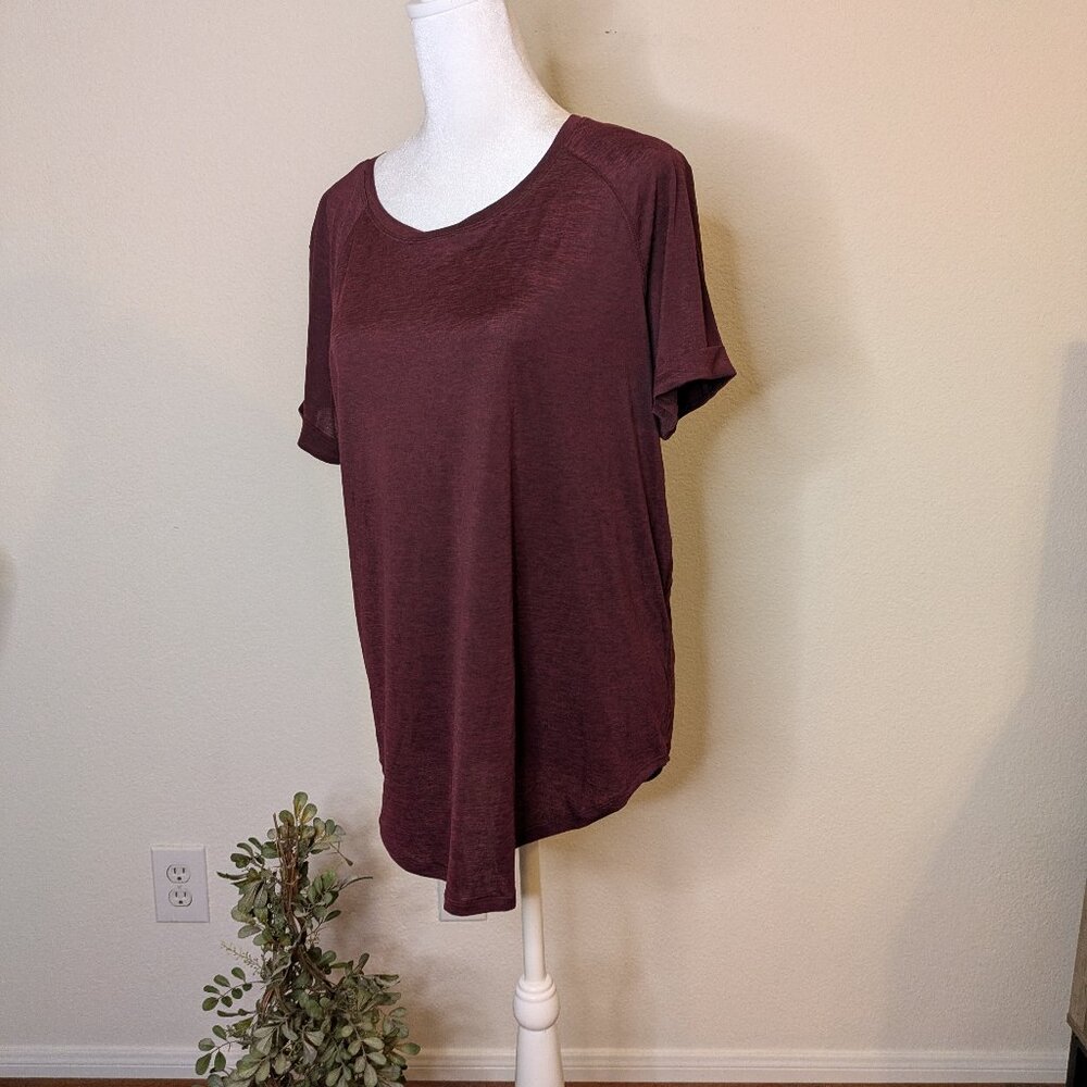Lululemon Burgundy Yoga Top - Size S (6)